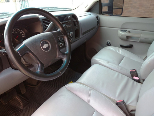 Imagen 11 de 17 de Chevrolet Silverado Ls 4x2 - Automatica