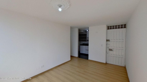 Imagen 3 de 16 de Vendo Apartamento En Primavera(bogota) C.m 23-1249