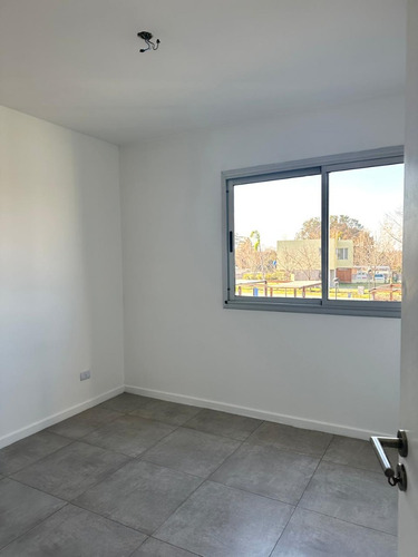 Venta De Departamento- Lagoon , Pilar