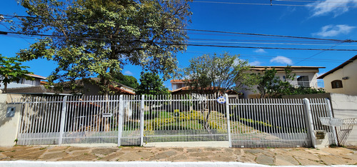 Linda Casa Dois Andares No Cond. Jardim Botânico