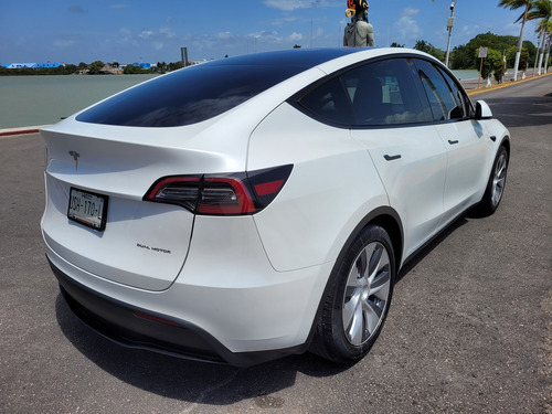 Tesla Model Y Autonomía Mayor Motor Dual Awd Blanco Perla