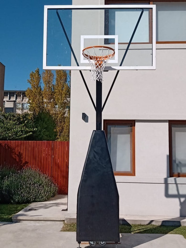 Imagen 2 de 4 de Jirafa De Basquet Con Tablero De Vidrio Y Aro Profesional