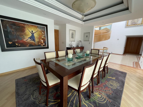 Residencia De Lujo En Exclusivo Fraccionamiento En Valle Escondido