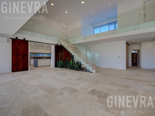 Casa En Venta A Estrenar En Nordelta, El Golf