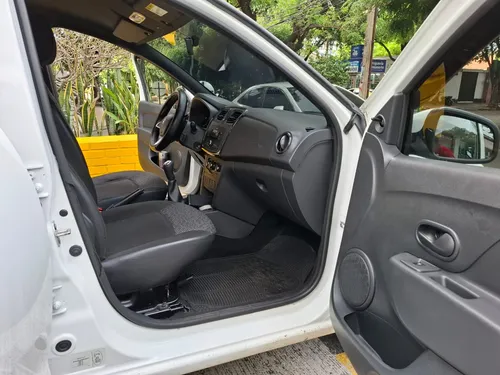 Renault Logan 1.6 Expression