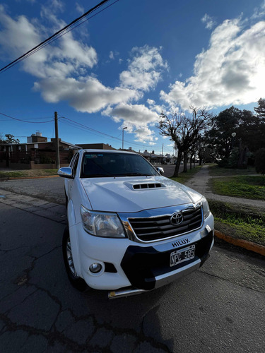 Toyota Hilux 3.0 Cd Srv Cuero 171cv 4x4 5at
