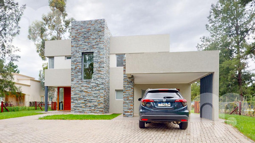 Venta Casa De 4 Dormitorios En Miralagos