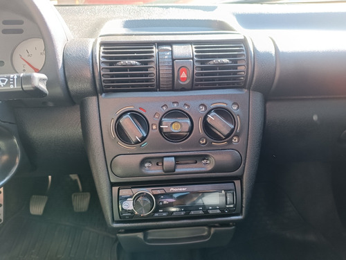 Chevrolet Corsa 1.6 Wind