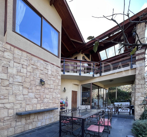 Amplia Casa Ideal Para Familia En Condominio. El Arrayan