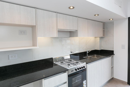 Imagen 6 de 14 de Venta De Dpto 2 Ambientes Con Cochera Cub. San Martín Centro