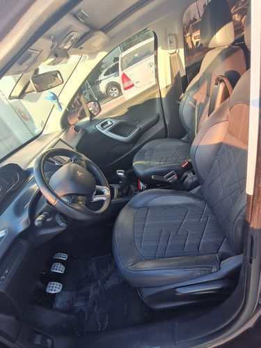 Imagen 18 de 25 de Peugeot 208 2016 1.6 Feline Pack Cuir