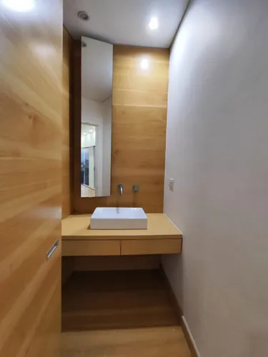 Oficina En Arriendo/venta En El Poblado. Cod V16906