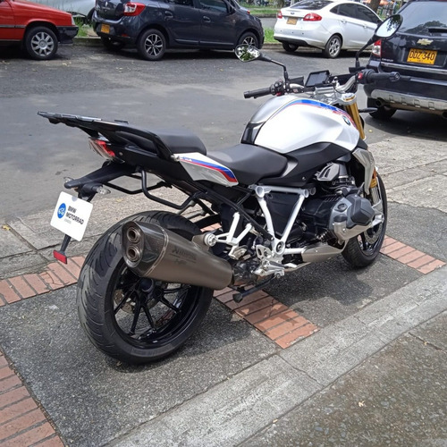 Bmw R 1250r Blanco Azul Metalizado 2804 Kms Placas Cali