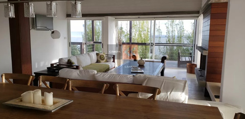 Casa Minimalista Con Vista Al Mar En Punta Piedra. Espectacular Vista