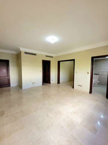 Imagen 5 de 8 de Alquilo En Piantini Hermoso Y Privado Apartamento Piso 5