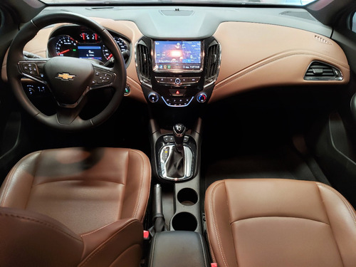 Imagen 9 de 10 de Cruze 4p Premier 1.4 T At
