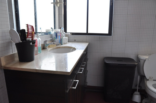 Casa En Venta De 4 Dorm. En Las Condes Excelente Estado