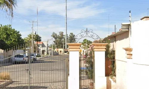 Casa En Av. Calvel. M.a.