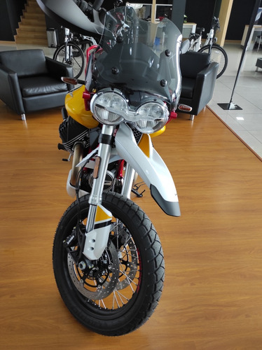 Moto Guzzi V85tt