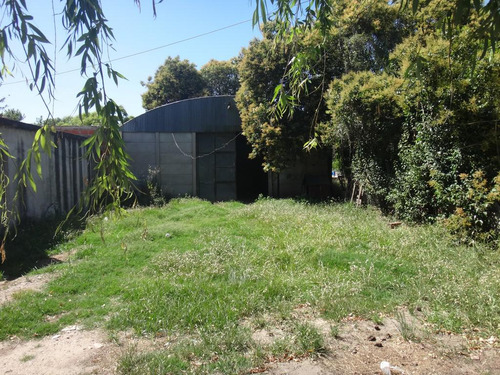 Casa De 2 Dormitorios En Zona Industrial, Cocina Comedor, Baño, Lavadero Patio De 240 M2 Con Galpón Parabólico De 100 M2 (ideal Taller /depósito). Terreno De 10 X 38 Orientado Al Norte.