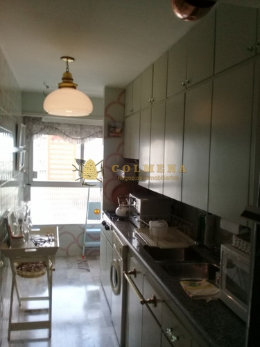 Apartamento En Muy Buena Ubicacion En Peninsula, De 3 Dor, 2 Baños Con Muy Linda Vista A La Ciudad Y El Mar.- Ref: 2027