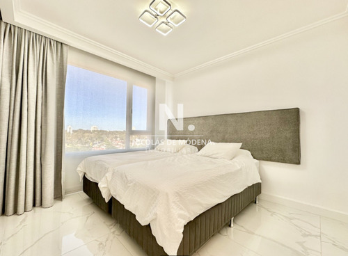 Apartamento En Mansa - Punta Del Este En Venta De 2 Dormitorios.