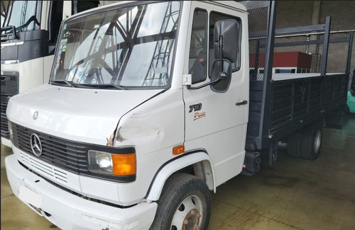 Mercedes Benz 710 Caja Metalica C/baranda Año 2013