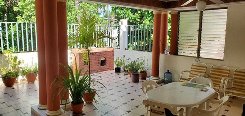 Vendo Amplio Local Comercial En Zona Universitaria.