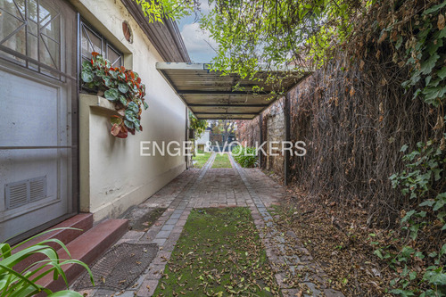 Casa Estilo Inglés Con Encanto Y Potencial