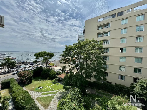 Vende Apartamento En Península - Punta Del Este De 3 Dormitorios.