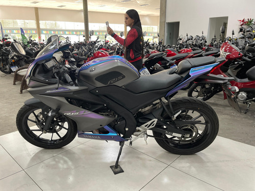 Yamaha Yzf R15 2025 / 4.433 Km