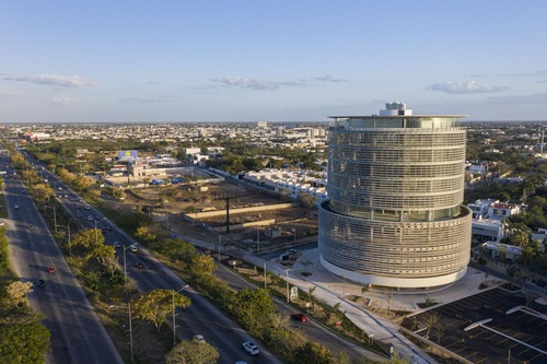 Oficina En Renta De 73 M2 En Torre Orión En Montebello,mérida,yucatán.