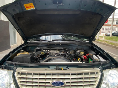 Ford Explorer Eddie Bauer Modelo 2005