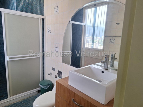 Ph En Venta En Los Palos Grandes 398 M2