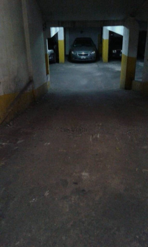 Imagen 3 de 5 de Cochera Centrica En Venta!