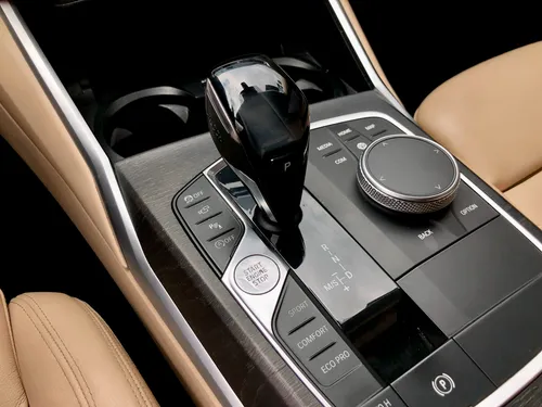 BMW Serie 3 2.0 330ia Sport Line At