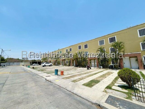 Dennymar, Alquila Bella Casa En Exclusiva Urbanizacion De Cabudare Dispone De 4 Habitaciones 3 Baños Amoblada! Con Vigilancia Las 24 Horas Y Bellas Areas Comunes B5a17969
