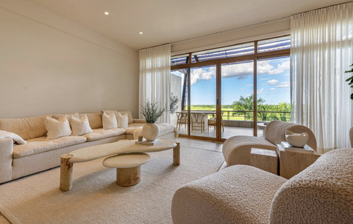Apartamento De Lujo En Venta En Casa De Campo, La Romana 2 Habitaciones, Acaba