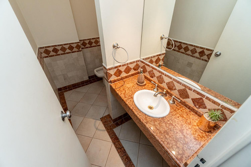 Magnífico Dúplex Reciclado! 4 Dormitorios Y 5 Baños - Suite - Balcón Con Parrilla!