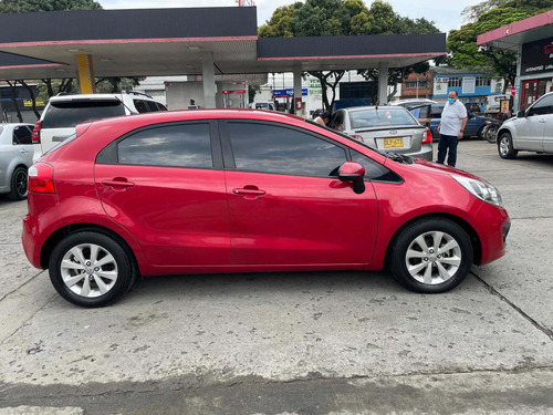 Kia Rio 2012 1.4 5 P 95 Hp