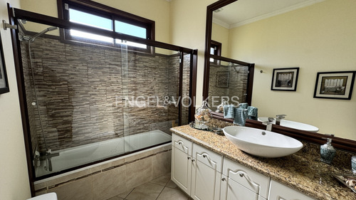 Venta Espectacular Casa En Mitrinhue