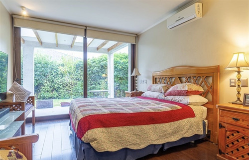Casa En Venta De 4 Dorm. En Colina