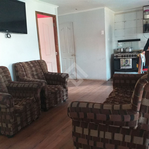 Casa En Venta De 4 Dorm. En La Florida