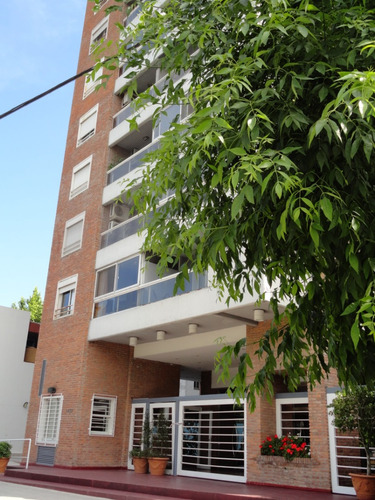 2 Amb Con Cochera En Alquiler - Amenities Y Seg 24hs.