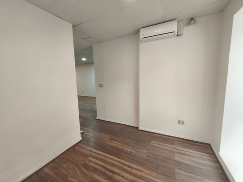 Gran Piso Comercial Con Planta Libre, Privados, Ascensor.