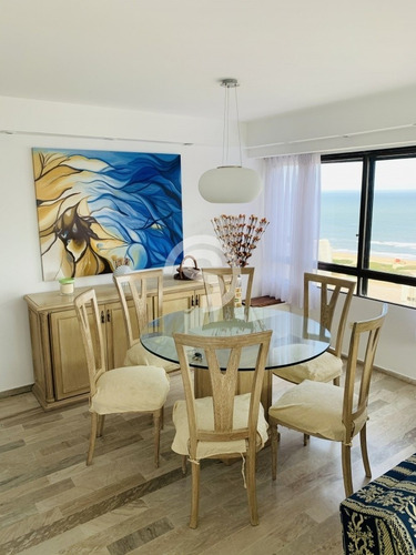 Apartamento En Venta, Primera Línea, Punta Del Este- Ref: 4474
