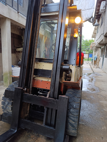 Autoelevador Nissan Fd30
