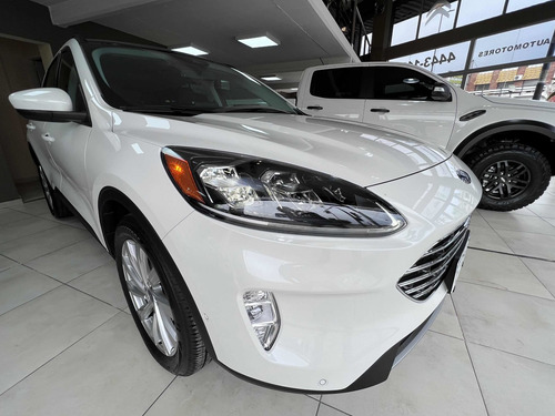 Imagen 4 de 25 de Ford Kuga Hibrida - Automotores Rosales