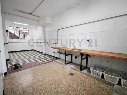 Imagen 20 de 30 de Casa De Estilo En Venta En La Plata