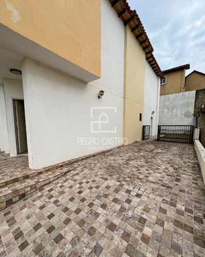 Venta Tonw House En Villa Granada Conjunto Residencial Athenea Place, Puerto Ordaz, Guayana, Bolivar, Venezuela